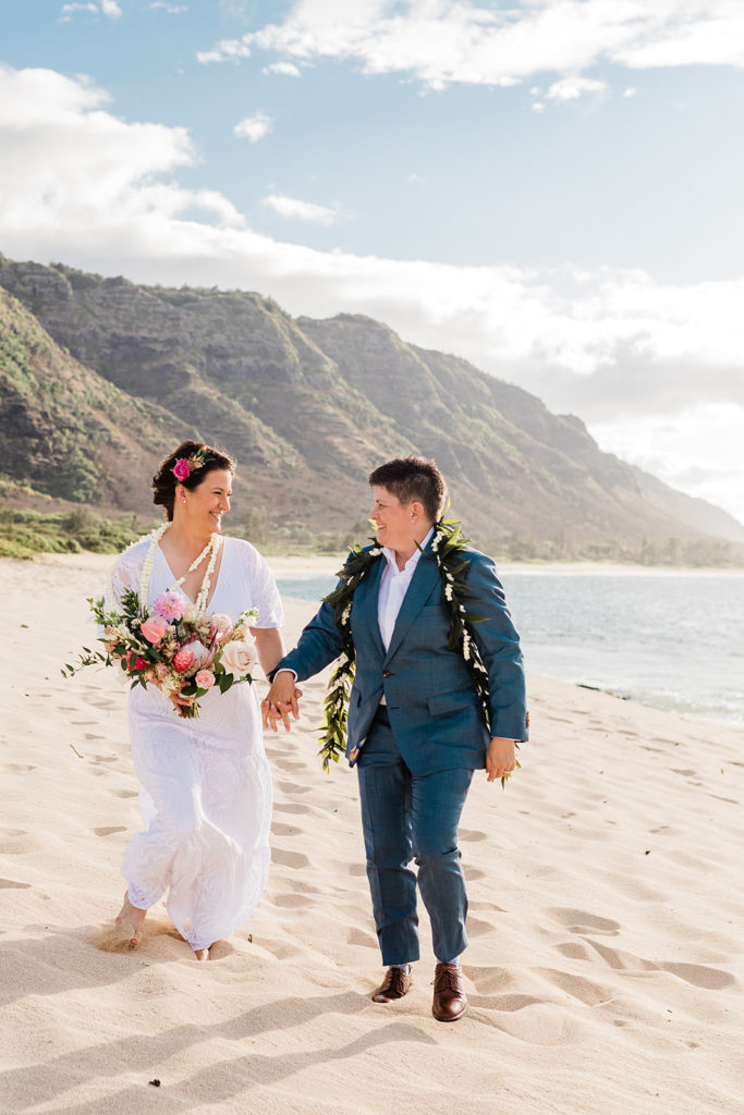 brides on the beach eloping in hawaii